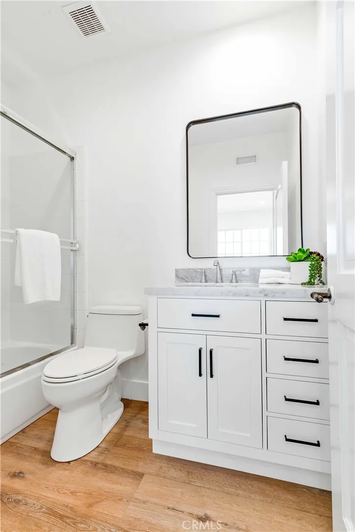 Newport Beach, California 92660, United States, 5 Bedrooms Bedrooms, ,5 BathroomsBathrooms,Residential,Active,177070