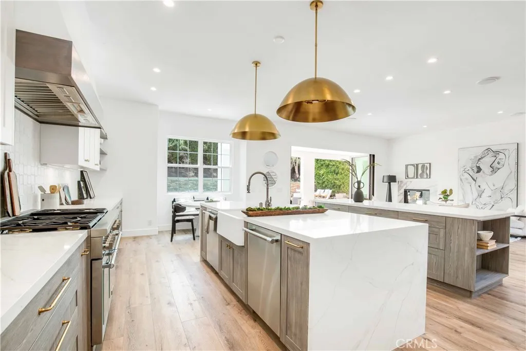 Newport Beach, California 92660, United States, 5 Bedrooms Bedrooms, ,5 BathroomsBathrooms,Residential,Active,177070