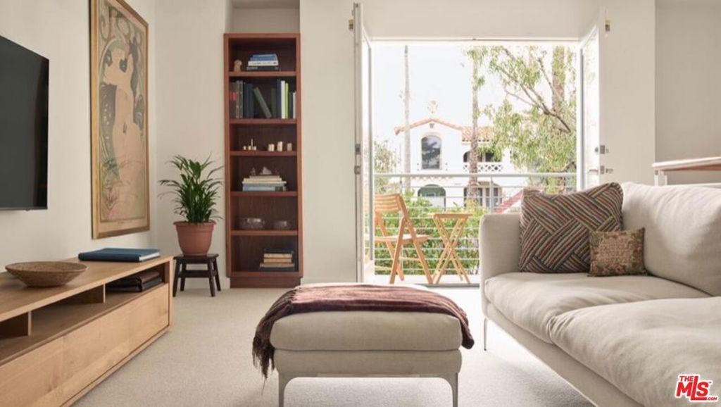 Photo of 938 Lincoln Boulevard #3, Santa Monica, CA 90403 (MLS # 26650161)