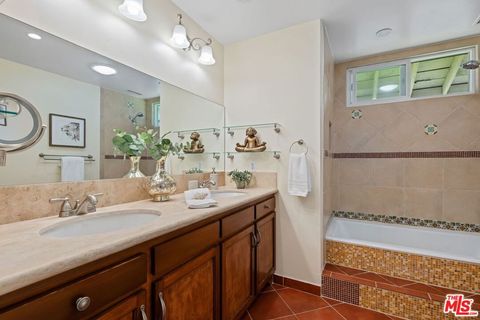 Tiny photo for 110 S Salinas Street #D, Santa Barbara, CA 93103 (MLS # 26652745)