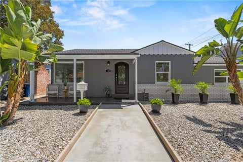 Photo of 1320 N Catalina ST, Burbank, CA 91505 (MLS # BB26176517)