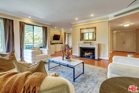 4752 Park Encino Lane Unit 212, Encino, CA 91436 - MLS#: 26633045