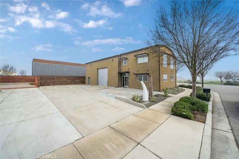 Photo of 3508 Combine St, Paso Robles, CA 93446 (MLS # NS26052234)