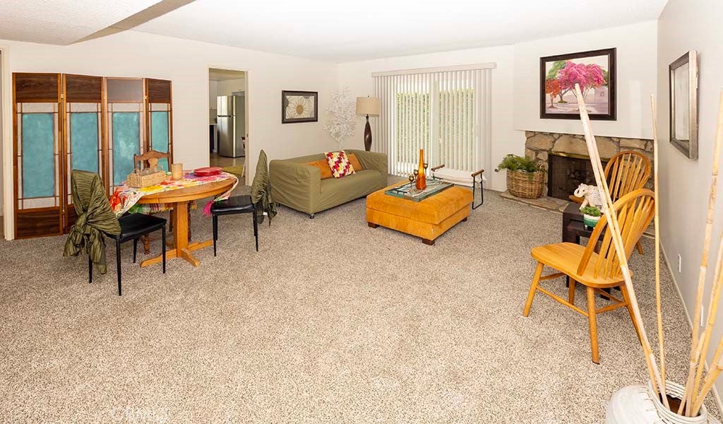 1854 W Skywood