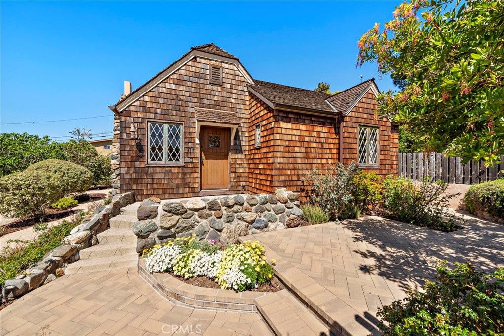 Photo of 274 Wave Street, Laguna Beach, CA 92651 (MLS # LG26068714)