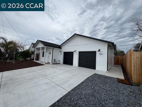 Photo of 311 311 Lampasas Ave Ave, Sacramento, CA 95815 (MLS # 41125261)