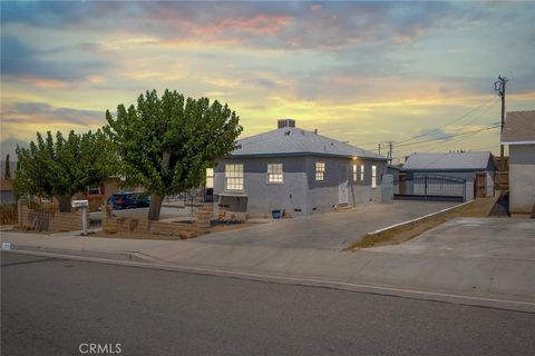 Photo of 713 Mount Vernon AVE, Barstow, CA 92311 (MLS # HD26141769)