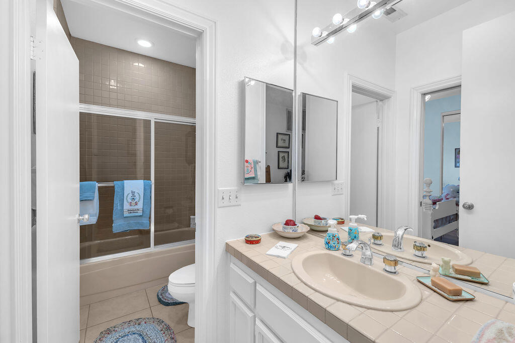 Lake Mirage Racquetball Club - Residential