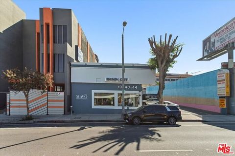 19642 Ventura Boulevard Tarzana CA 91356