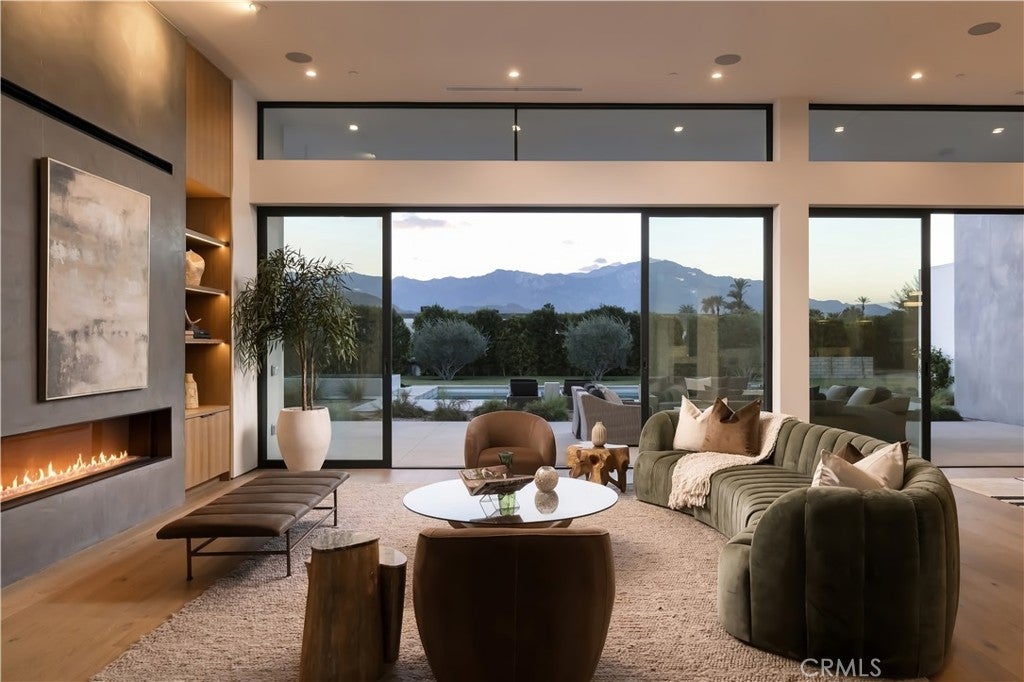 3 Wren Court