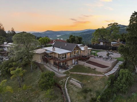 Photo of 15605 Oakridge Court, Morgan Hill, CA 95037 (MLS # ML82038968)