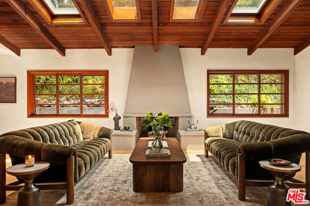 2424 Nichols Canyon Road