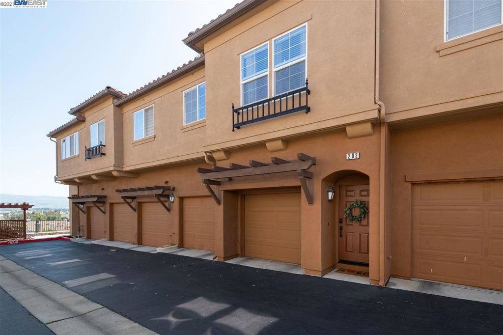Adorable condo in Vineyard Terrace that has been recently updated. New quartz counters, breakfast bar and backsplash, new sink and hardware in the kitchen. Updated bathroom with new counter and hardware. Wired for surround sound. Attached one care garage with extra storage and bike rack. Refrigerator, washer and dryer included. Lovely neighborhood and across the street from Las Positas College. Close to shopping and Hwy 580. You won't want to miss this wonderful opportunity to own in Livermore.