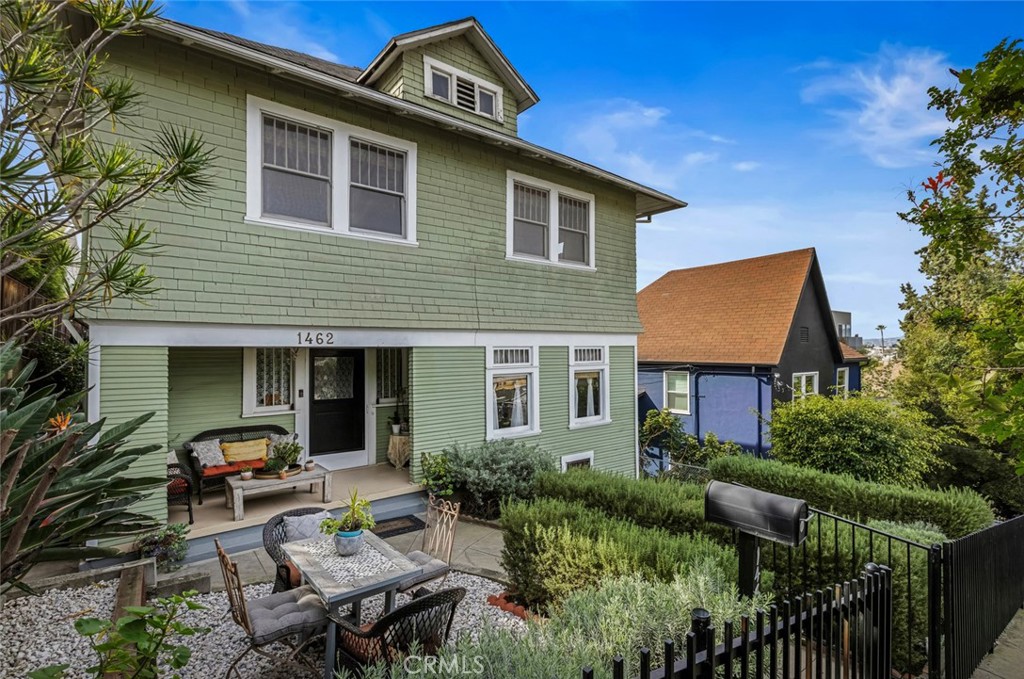 1462 W Sunset Boulevard