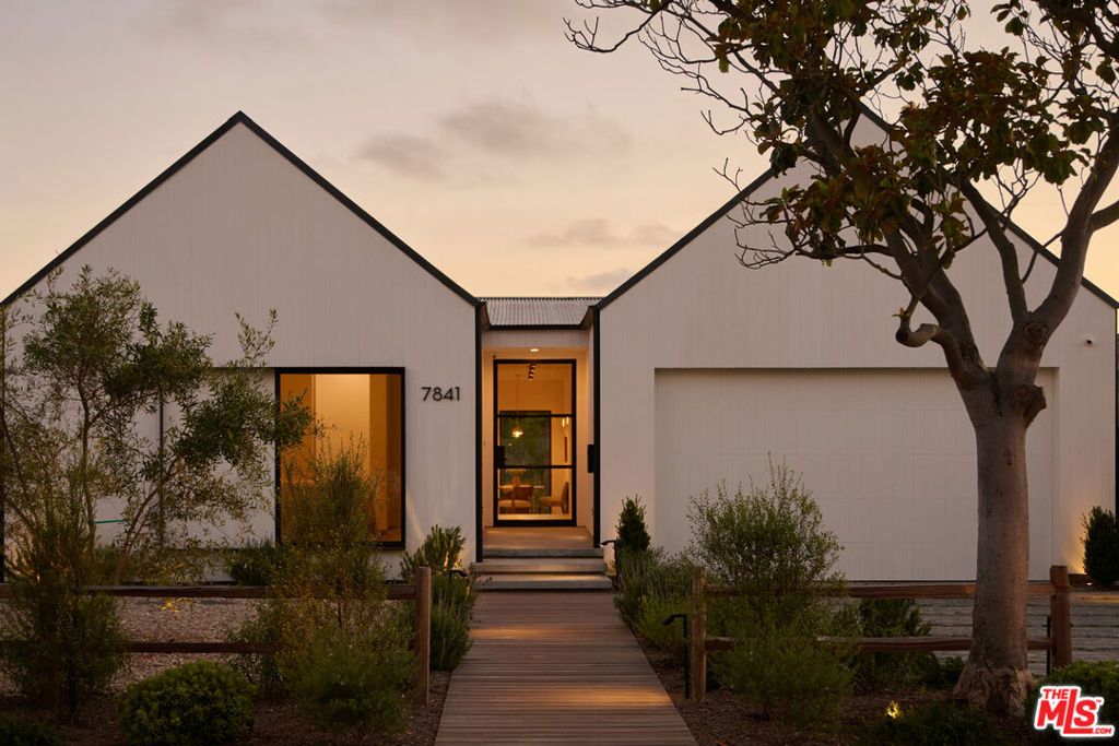 Photo of 7841 Stewart Avenue, Los Angeles, CA 90045 (MLS # 26657887)