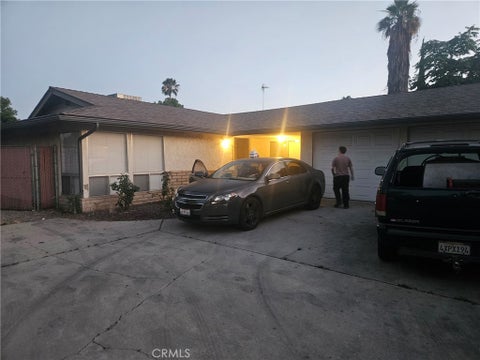 Photo of 26112 Camphorwood Ave AVE, Hemet, CA 92544 (MLS # PW26196677)