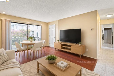 Photo of 8 Commodore DR DR #C359, Emeryville, CA 94608 (MLS # 41147451)
