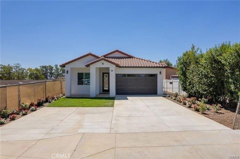 Photo of 1341 E 8th St, Beaumont, CA 92223 (MLS # CV25254994)