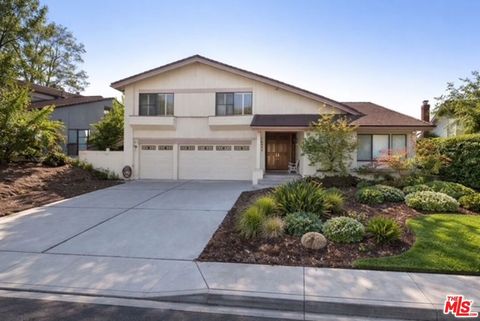 Photo of 2433 Flintridge Drive, Glendale, CA 91206 (MLS # 26659719)