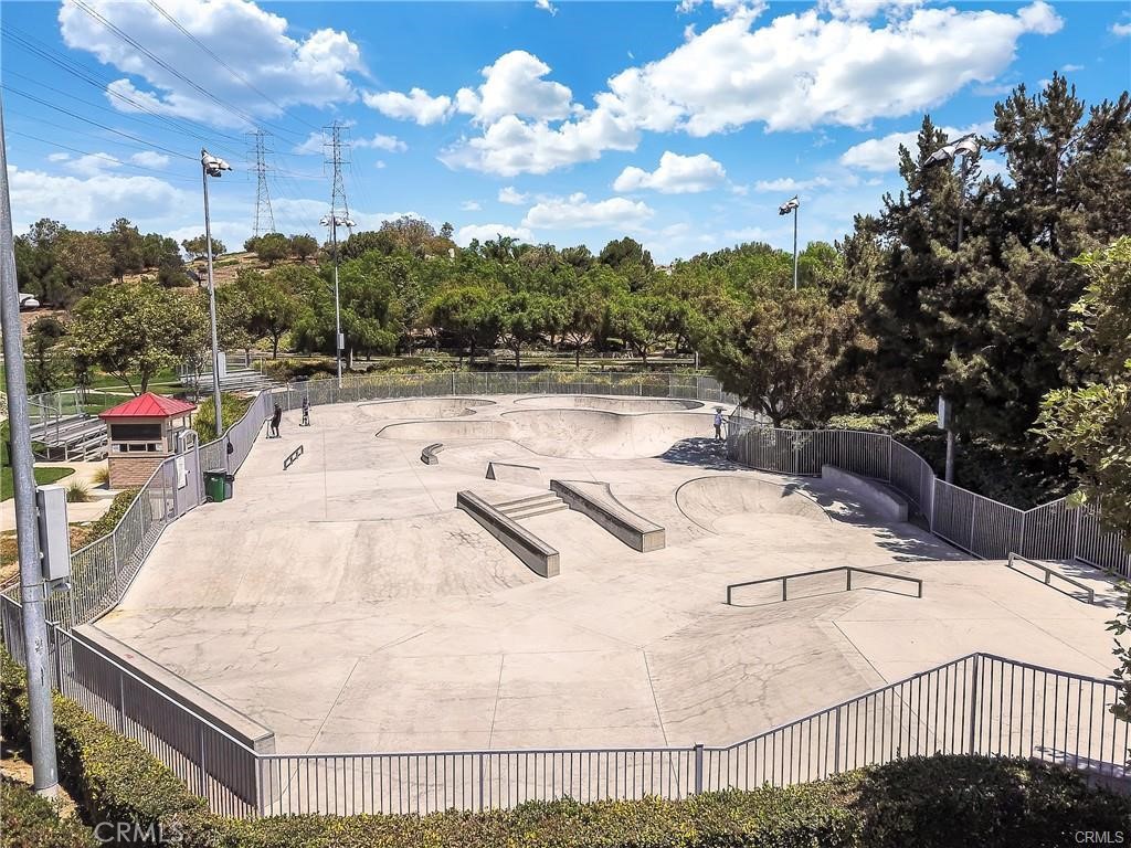 Properties 4 10 Roycroft Court