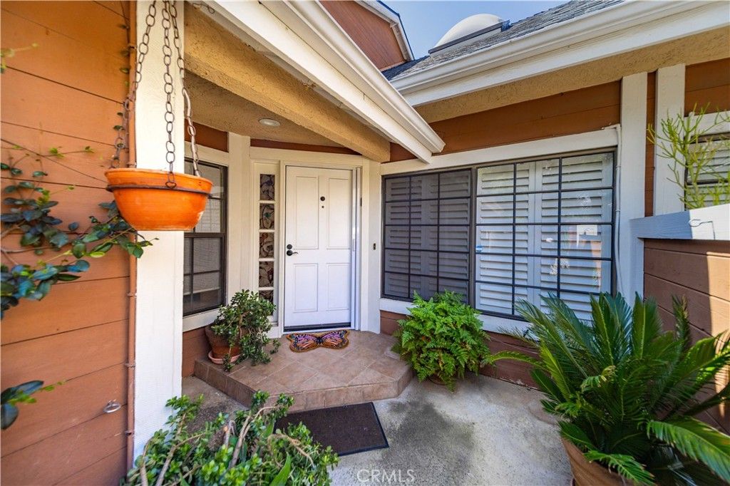 Photo of 5930 Tampa Ave #204, Tarzana, CA 91356 (MLS # SR26062642)