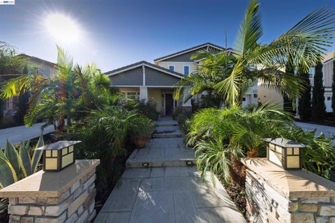 Photo of 110 Catchings Ct CT, Brentwood, CA 94513 (MLS # 41151826)
