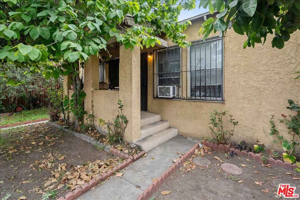 139 W Florence Avenue