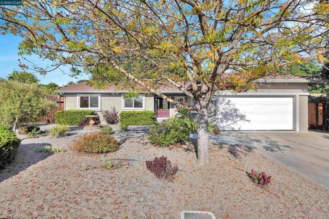 Photo of 1177 Rainbow Dr Dr, Martinez, CA 94553 (MLS # 41131341)