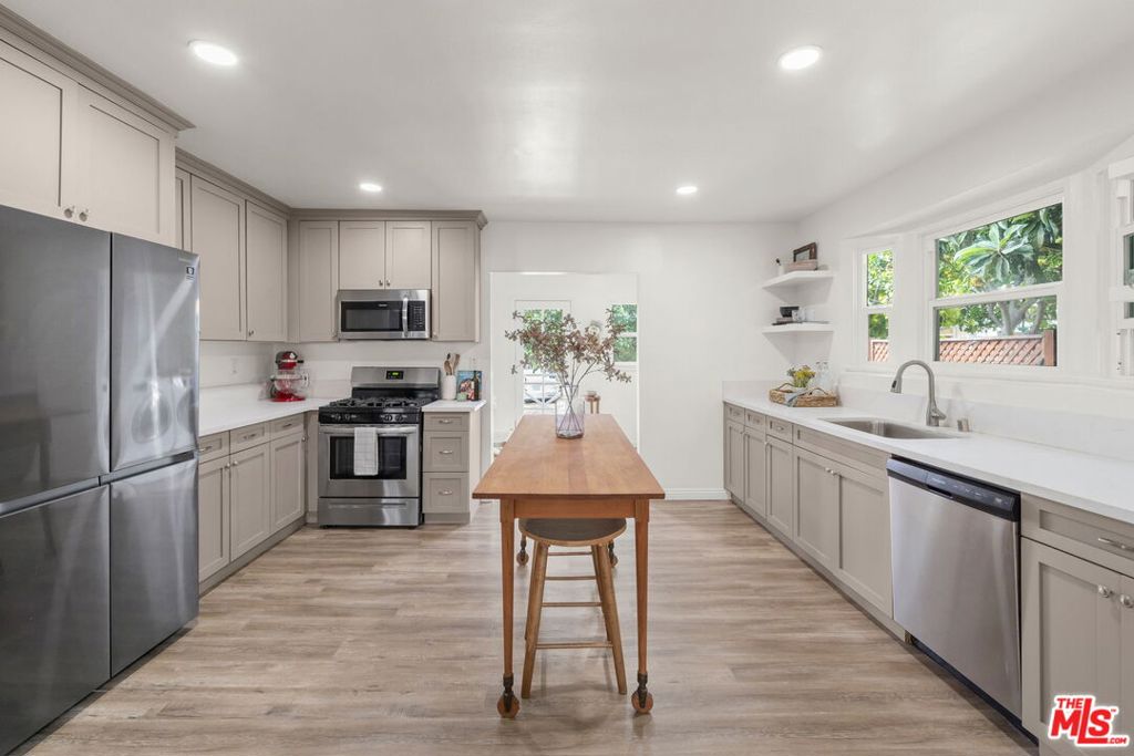 457 W 14th Street