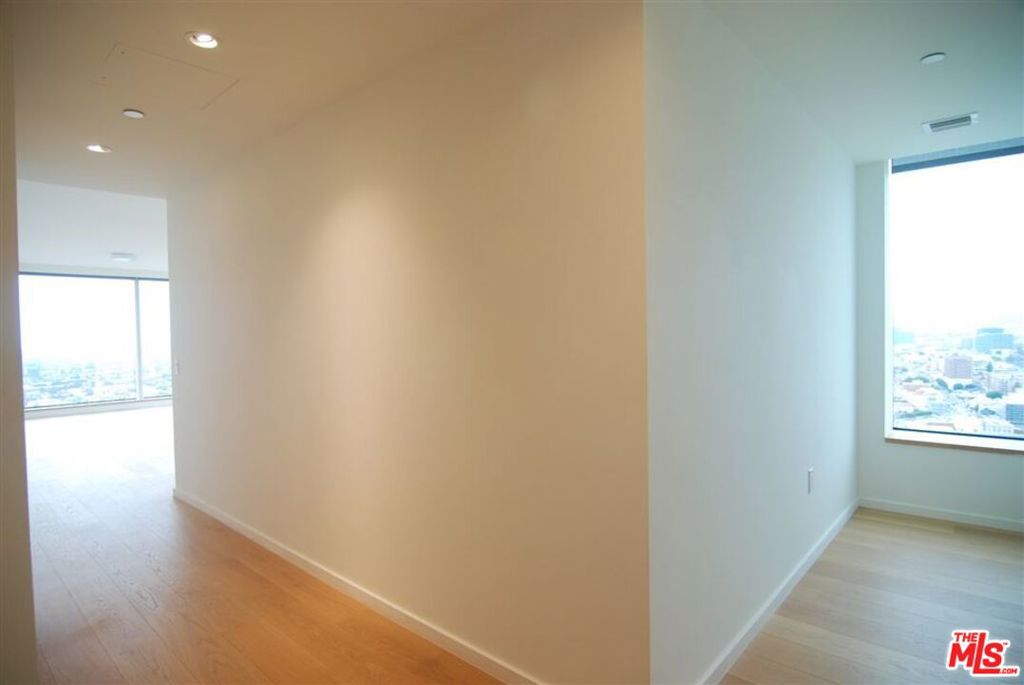 889 Francisco Street 3406