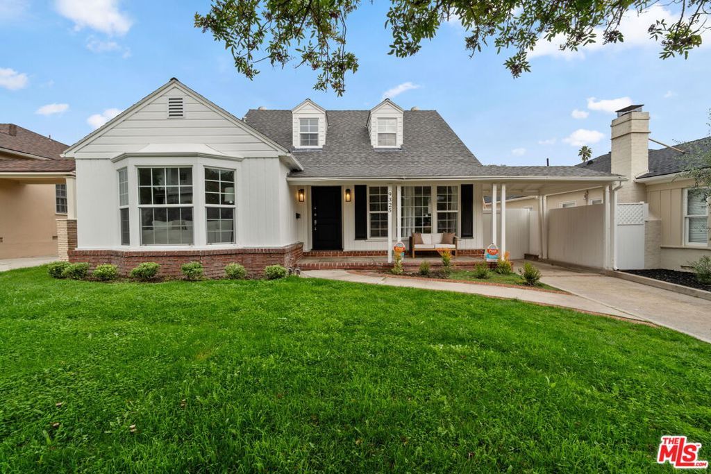 Photo of 9325 Oakmore Road, Los Angeles, CA 90035 (MLS # 26634981)