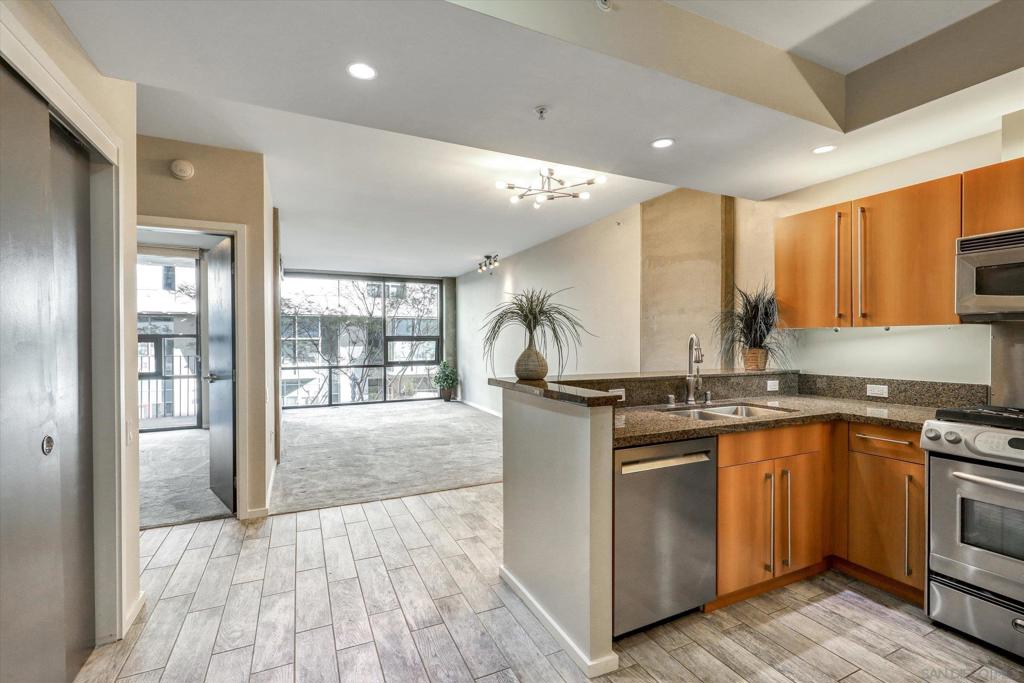 350 11Th Ave Ave 323, San Diego CA 92101