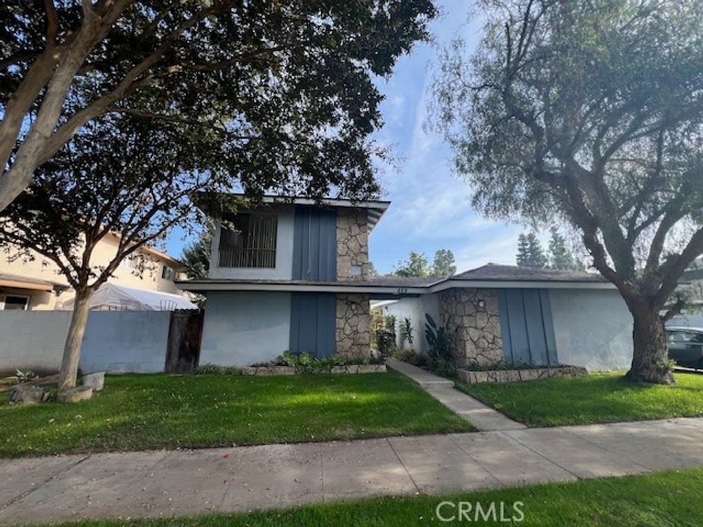 Photo of 869 N Mallard St #1, Orange, CA 92867 (MLS # OC25276105)