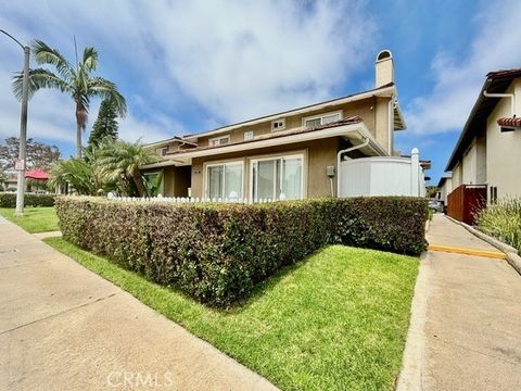 Photo of 4142 Patrice Rd. Rd #A, Newport Beach, CA 92663 (MLS # NP26091453)