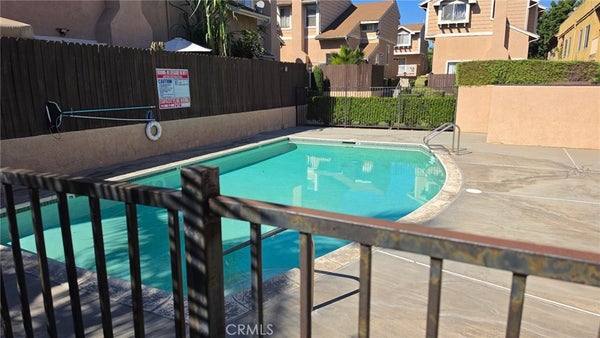2915 E 60TH PL UNIT B, HUNTINGTON PARK, CA 90255 - Image eaeb6bf5e4c2fa7ff74a70403a27b758/178537736