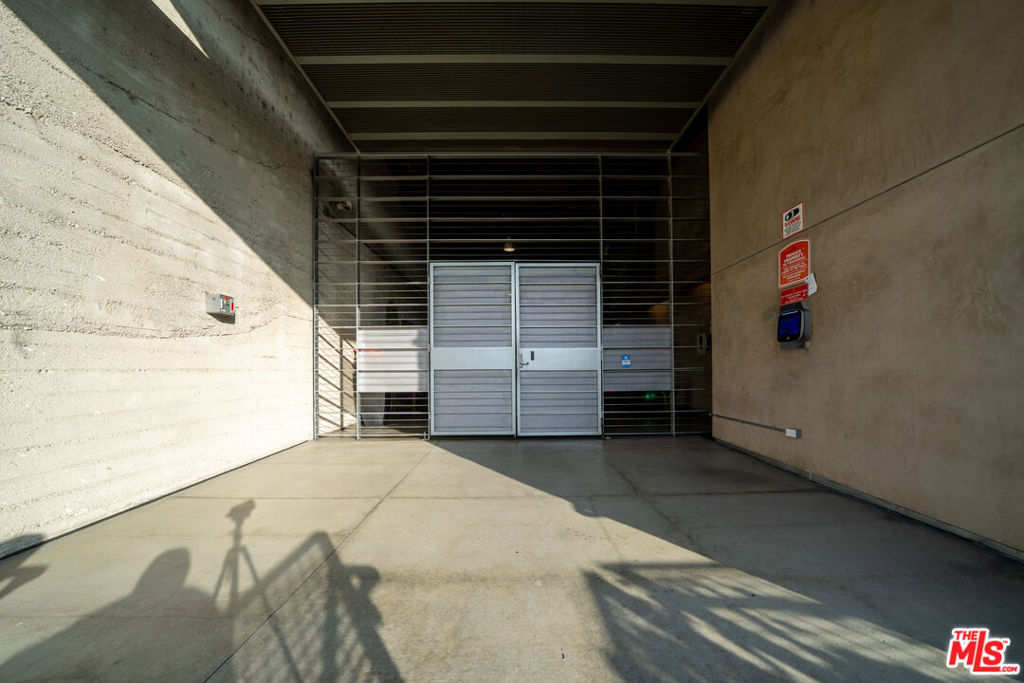 530 S Hewitt Street 147