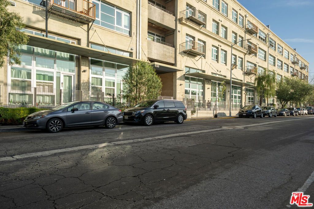 Photo of 530 S Hewitt Street #147, Los Angeles, CA 90013 (MLS # 25628991)