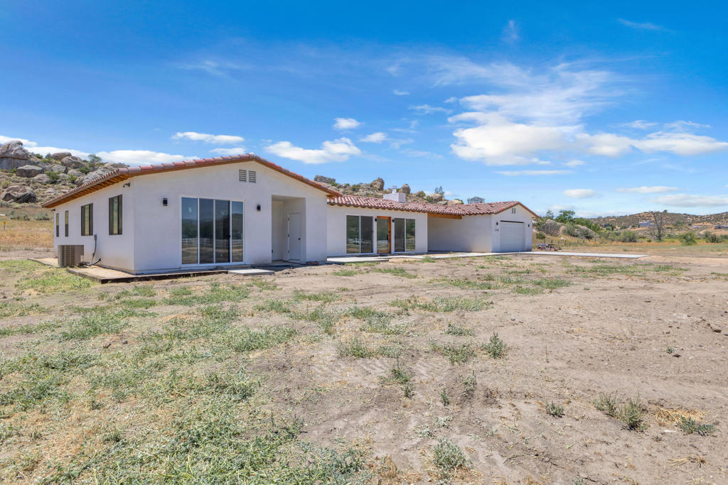 41265 Lakeshore Boulevard