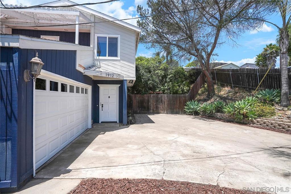1912 Shirley Ln