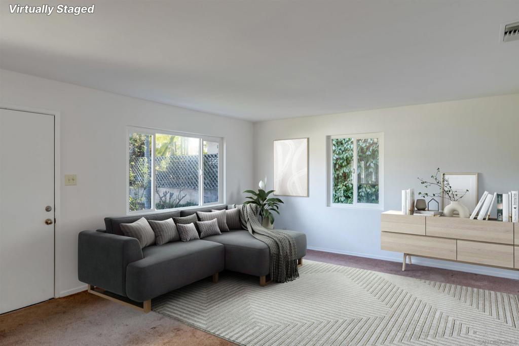 370 Tamarack Ave