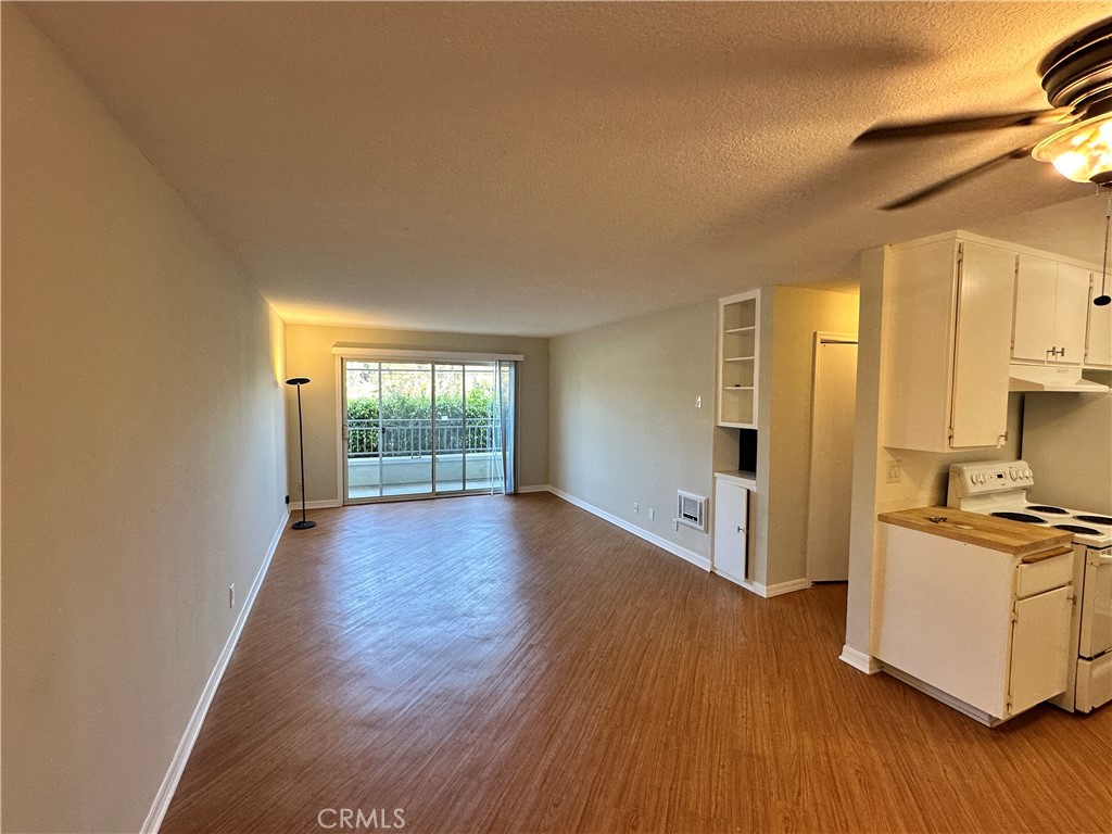 Welcome to your ideal Santa Monica retreat—an updated and move-in-ready 1-bedroom condo located in one of the Westside’s most desirable neighborhoods. Just moments from Whole Foods, Trader Joe’s, renowned eateries, St. John’s and UCLA Medical Centers, and with easy access to the 405 & 10 Freeways, this location offers unparalleled convenience.
This beautifully maintained unit features laminate floors, a fully renovated bathroom, and an open, sunlit layout that lives larger than its square footage. The spacious primary bedroom includes generous closet space and opens onto a huge private patio with abundant afternoon sun—perfect for lounging, gardening, or entertaining.
Additional highlights include:
One secured parking space plus guest parking. Low HOA dues with earthquake insurance and strong reserves.
A well-maintained, secure building with pristine landscaping and expansive courtyards. Upgraded gym with sweeping city and mountain views. Community laundry facilities.
The west-facing living and dining areas are bathed in natural light and enjoy tranquil views of the shared patio—perfect for watching sunsets. From the moment you enter this resort-style building, you’ll feel the warmth and charm that make this property stand out.
Don’t miss the opportunity to see this home in person—schedule your private showing today