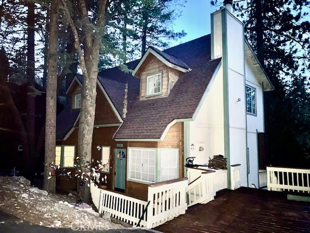 Charming Lake Arrowhead Home with Lake Rights. Welcome to your mountain escape perfect home for all seasons! This inviting 3-bedroom, 2.5-bathroom home is nestled in a peaceful Lake Arrowhead neighborhood, just a short walk to the lake. Surrounded by towering trees, the property offers a serene retreat while keeping you close to the heart of the community. Inside, you’ll find a cozy living room with a fireplace, creating the perfect space to unwind after a day outdoors. The functional floor plan includes 3 spacious bedrooms upstairs, a half bath on the main level for guests and two full bathrooms upstairs for comfort and convenience.
Step outside onto the spacious deck, ideal for BBQs, entertaining, or simply enjoying the natural mountain setting. Whether you’re sipping your morning coffee or hosting family and friends, the deck is the perfect spot to embrace the beauty of Lake Arrowhead living. Very close to the Lake Arrowhead Village for dining, shopping and amazing concerts and steps away from the small town feel of Blue Jay Village.
Additional highlights:
Lake rights included
Walking distance to the lake
Peaceful neighborhood tucked away among the trees
This home is perfect as a full-time residence, weekend getaway, or investment opportunity. Experience the charm of mountain living with lake access just steps away.
Don’t miss this Lake Arrowhead gem—schedule your showing today!