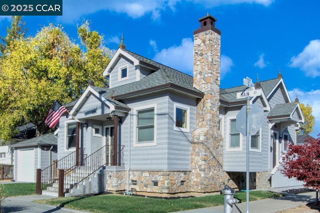 2004 2004 Main Street