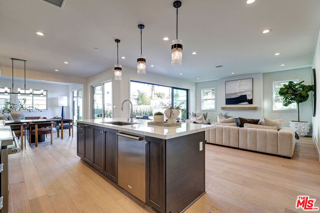 Photo of 4226 East Boulevard, Los Angeles, CA 90066 (MLS # 26642637)