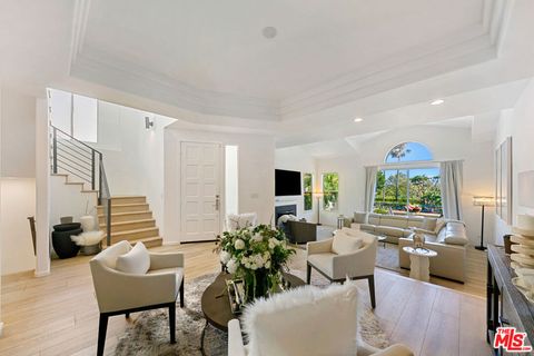 Photo of 6481 Zuma View Place #109, Malibu, CA 90265 (MLS # 25570393) Photo of 6481 Zuma View Place #109, Malibu, CA 90265 (MLS # 25570393)