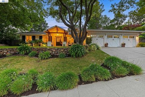 Photo of 184 Lowell Dr DR, Danville, CA 94526 (MLS # 41135770)
