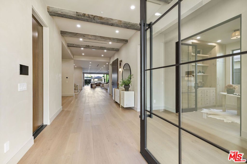 Photo of 14273 Greenleaf Street, Sherman Oaks, CA 91423 (MLS # 25624145)