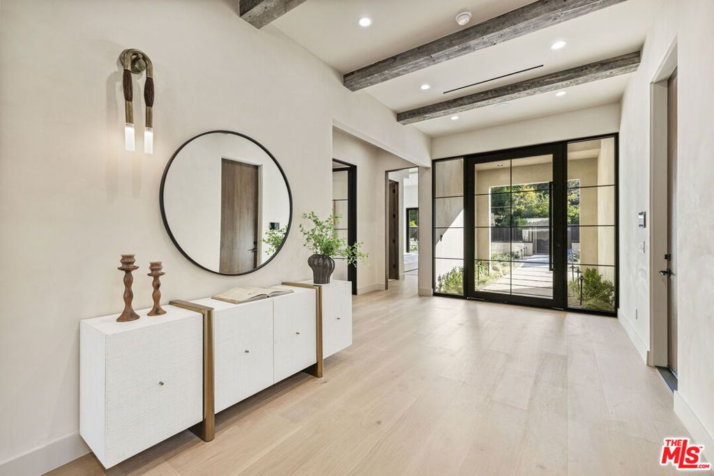 Photo of 14273 Greenleaf Street, Sherman Oaks, CA 91423 (MLS # 25624145)