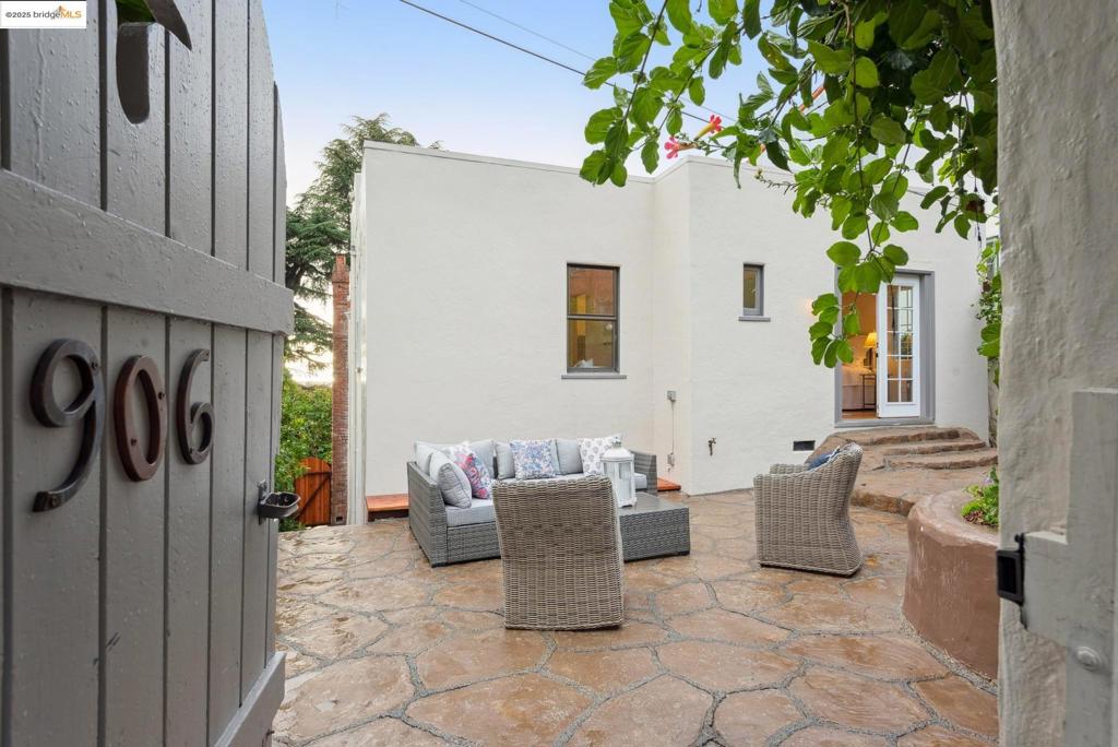 GLENVIEW - Residential