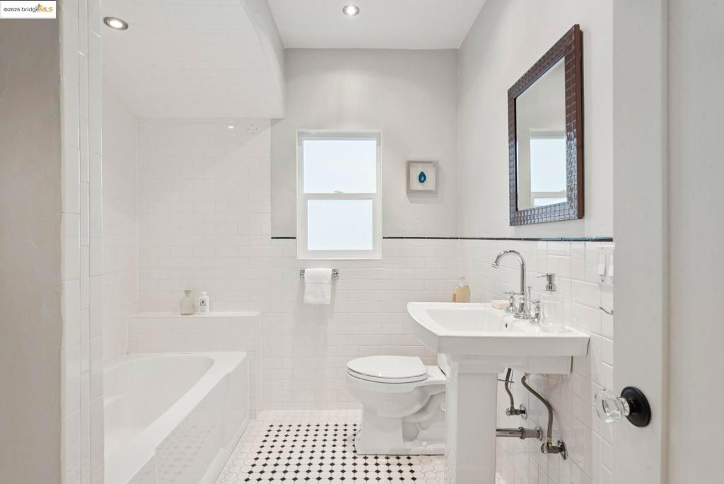 GLENVIEW - Residential